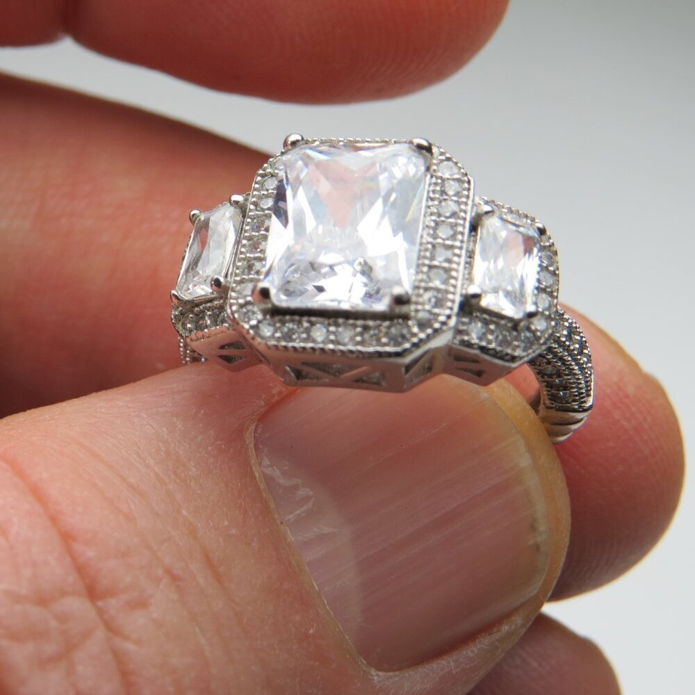 *925 Sterling Silver Diamond Cluster Ring